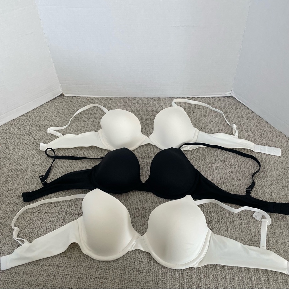 3 NWOT women’s GAP Body bras
